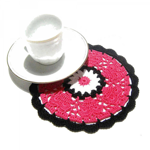 Sottobicchiere fucsia bianco e nero ad uncinetto 14 cm - 3 PEZZI - Crochet by Patty