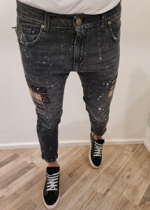 Jeans v2 schizzi vernice e toppe 