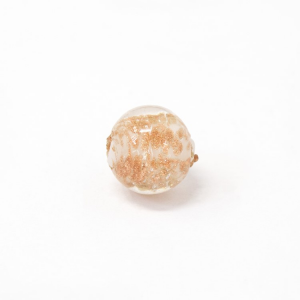 Perla tonda in vetro di Murano colore cristallo con dettagli bianco e avventurina Ø12 mm. Con foro passante.