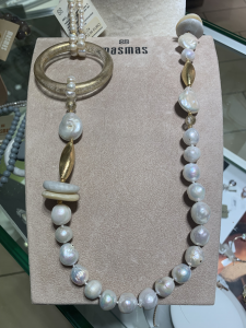 Collana lunga 90 cm  con pietre dure bianco/oro MasMas  Made in ITALY CL074