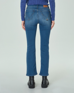 Jeans a trombetta in denim stretch blu con lavaggio medio in cotone organico