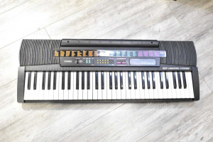 Pianola Musical Electric Casio Ctk-520l (no Power Supply,no Lid Batteries)