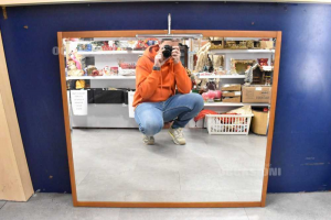 Specchio Con Porta Lampada Dimensione 95 X 83 Cm