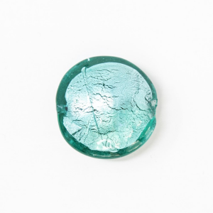 Perla di Murano schissa Sommersa Ø20. Vetro verde marino e foglia argento. Foro passante.