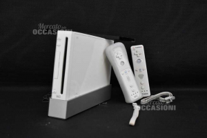 Console Wii (due Joystick+gioco Wii Sport)